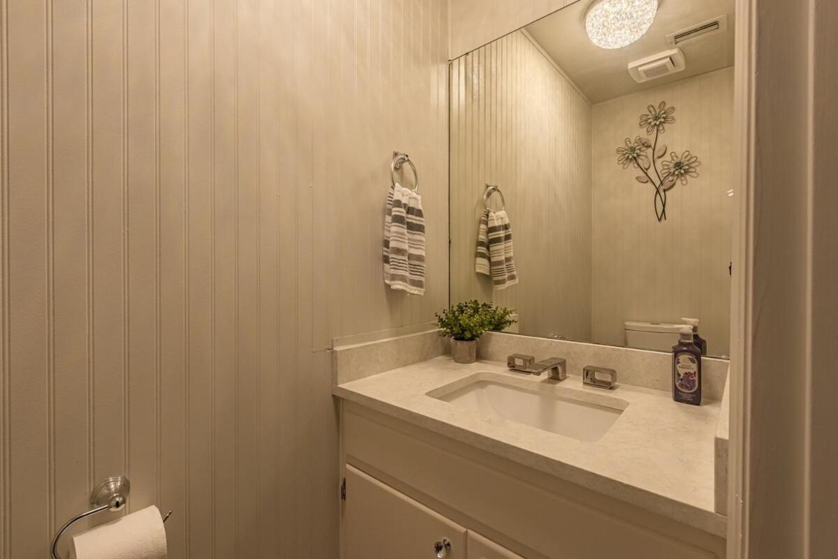 Cozy Townhome Retreat With King Bed Near I-10, Capitol, Fsu & Famu تلاهاسي المظهر الخارجي الصورة